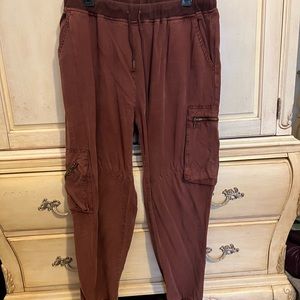 Free People burgundy cargo joggers!! Size large